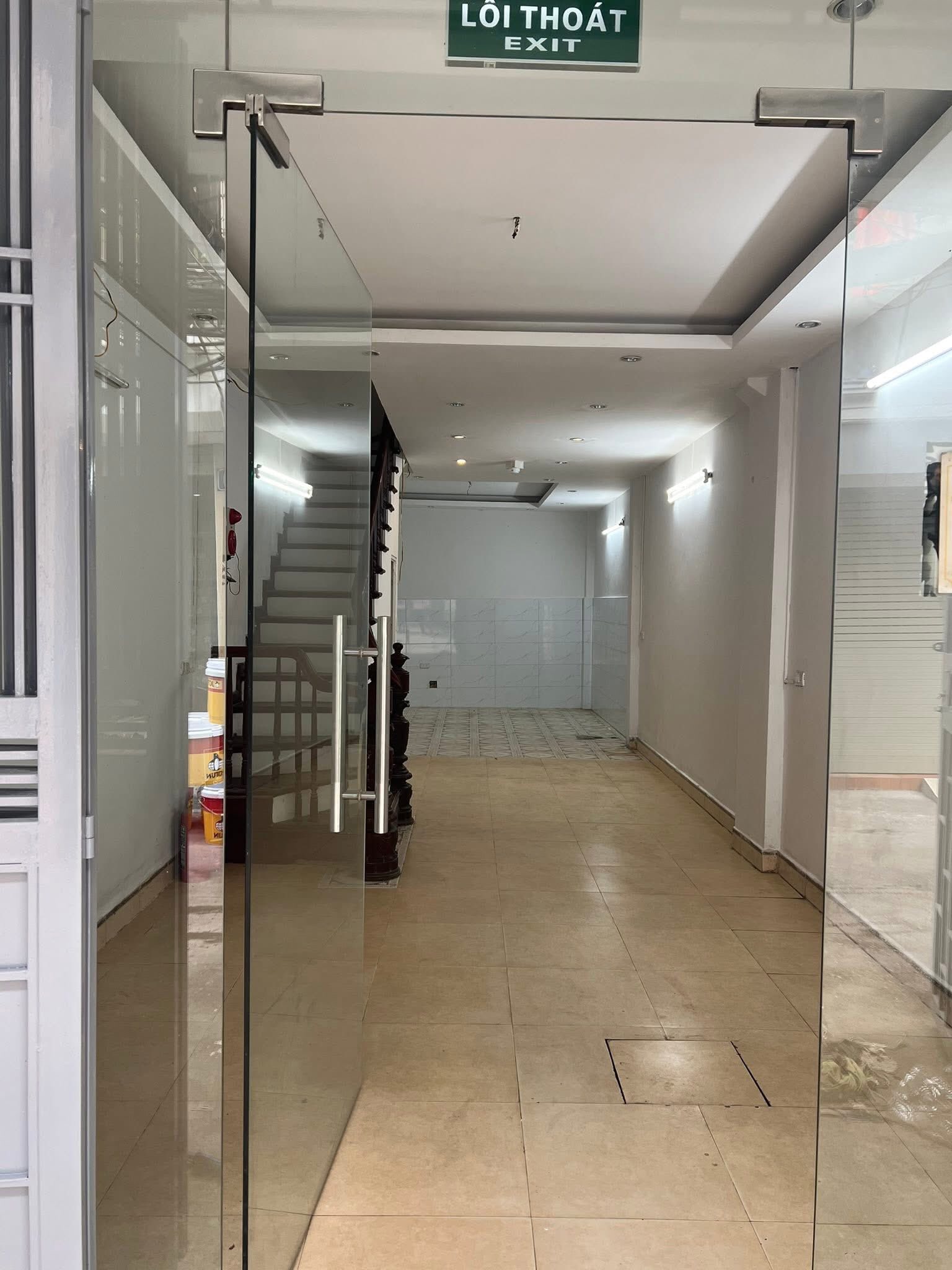 Cho thuê nhà ngõ ô tô Thái Hà, 3 tầng x 43m2, 3PN, 3 WC, 13.5 Triệu Spa, Nail, KD sạch, VP - Ảnh chính